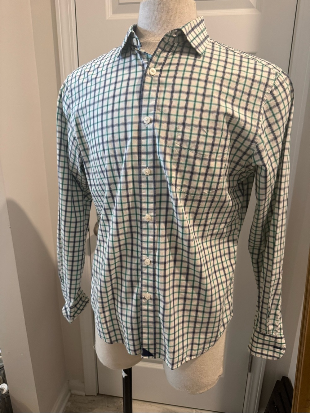 UNTUCKit White Shirt with Green and Blue Windowpane bc Plaid